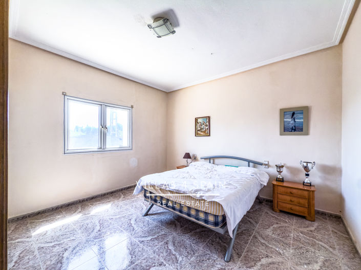 Image No.28-12 Bed Villa for sale