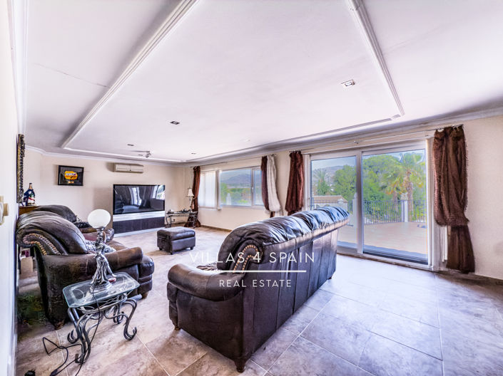 Image No.30-12 Bed Villa for sale