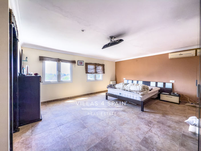 Image No.33-12 Bed Villa for sale