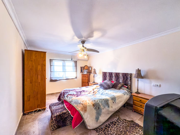 Image No.37-12 Bed Villa for sale