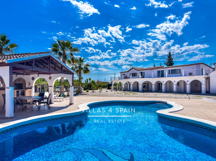 Image No.5-12 Bed Villa for sale