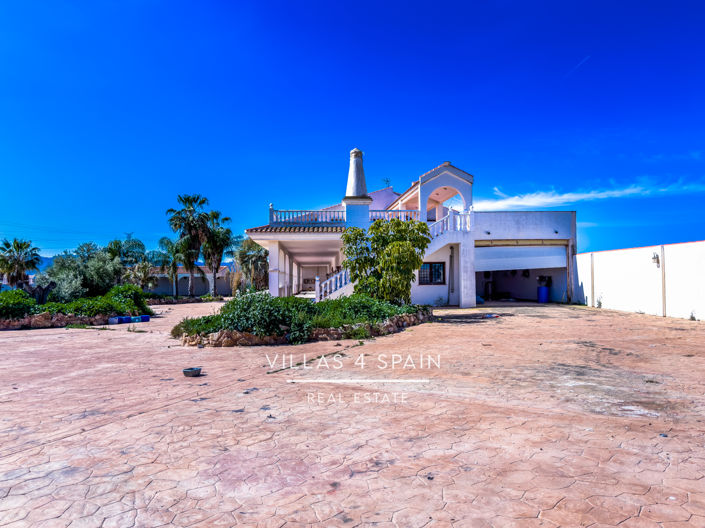 Image No.10-8 Bed Villa for sale