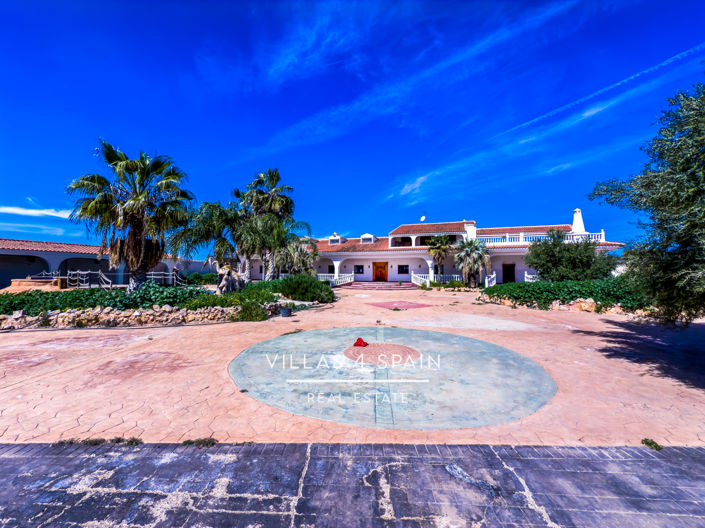 Image No.11-8 Bed Villa for sale