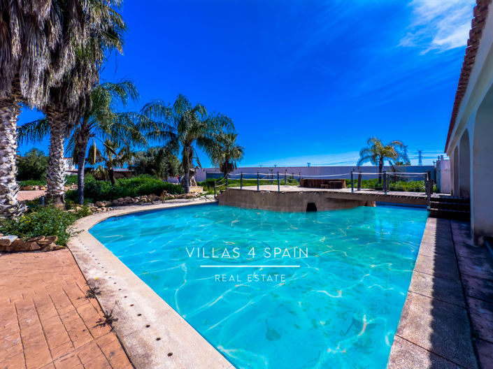 Image No.12-8 Bed Villa for sale