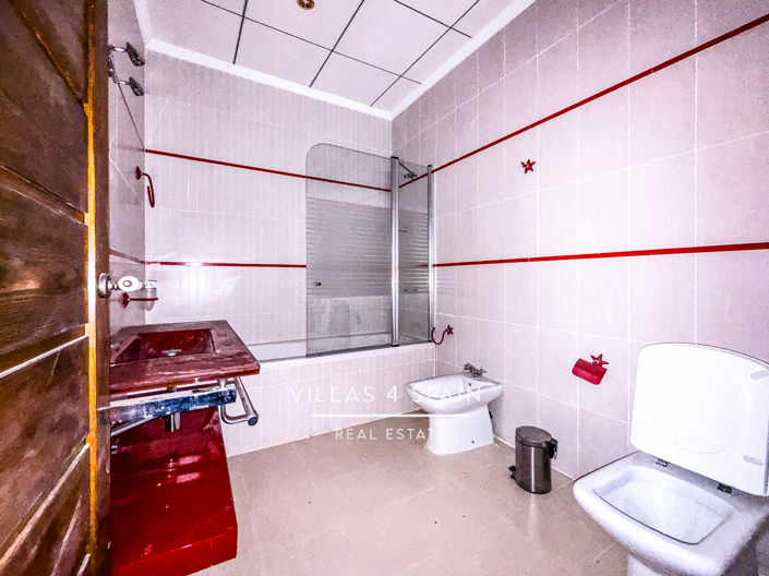 Image No.25-8 Bed Villa for sale