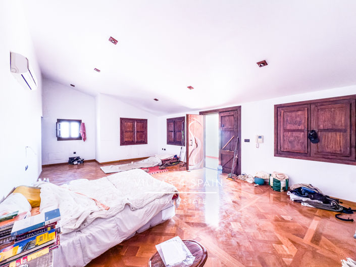 Image No.36-8 Bed Villa for sale