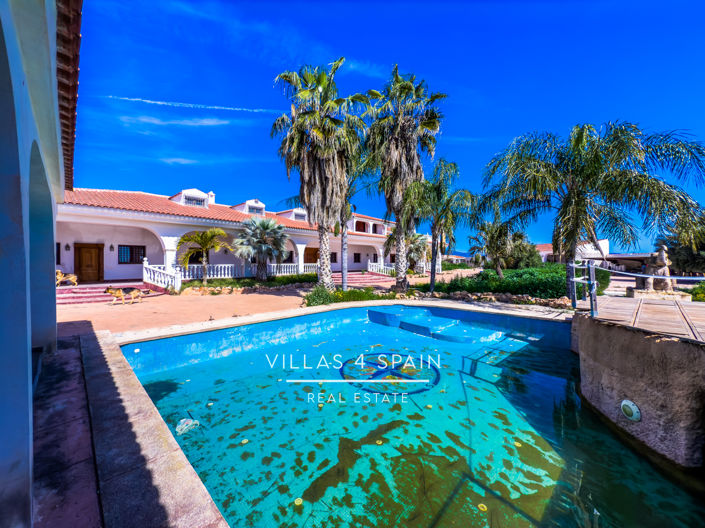 Image No.52-8 Bed Villa for sale