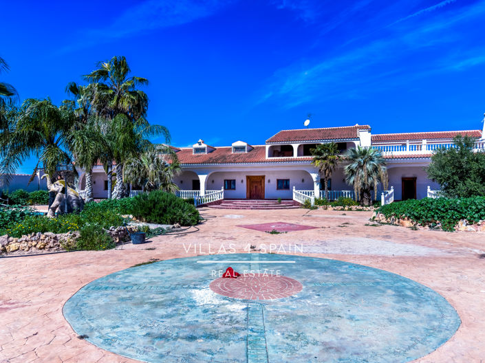 Image No.61-8 Bed Villa for sale