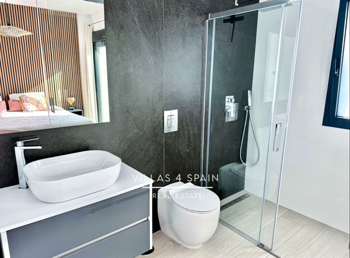 Image No.13-3 Bed Villa for sale