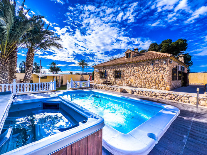 Image No.14-4 Bed Villa for sale