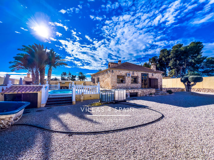 Image No.56-4 Bed Villa for sale