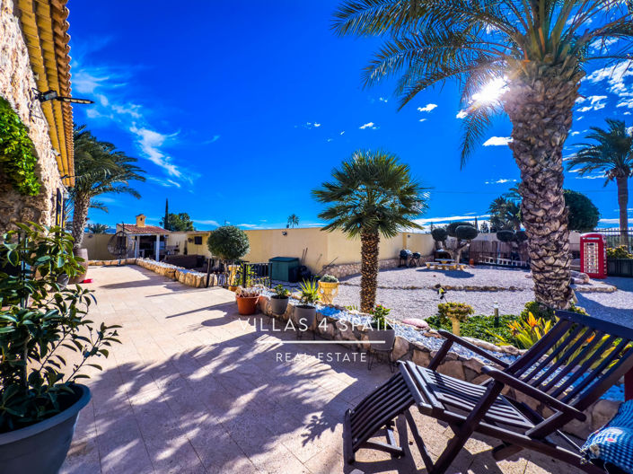 Image No.59-4 Bed Villa for sale