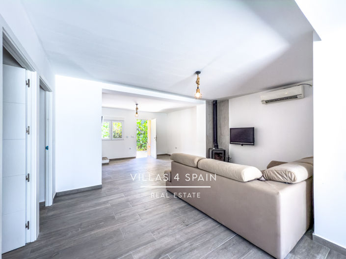 Image No.12-4 Bed Property for sale