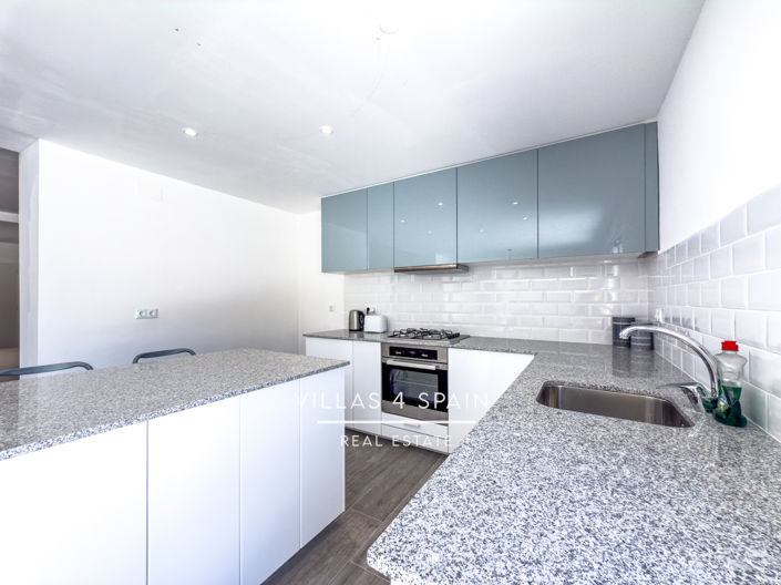 Image No.21-4 Bed Property for sale