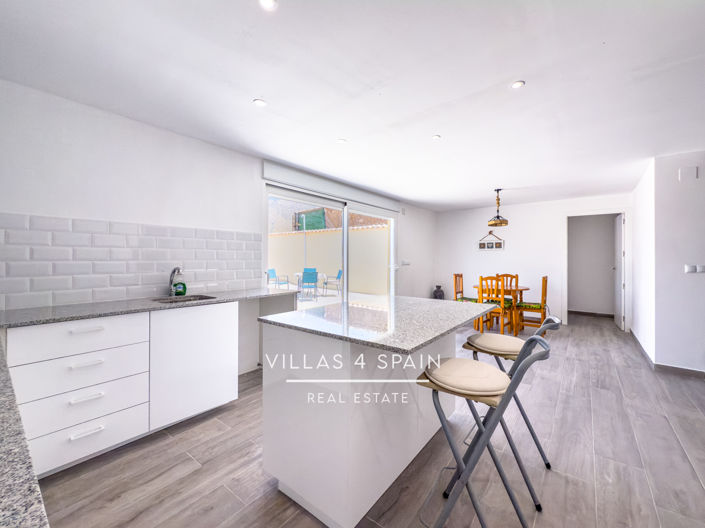 Image No.23-4 Bed Property for sale