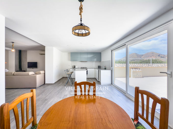 Image No.25-4 Bed Property for sale