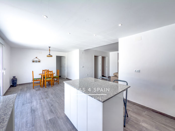 Image No.28-4 Bed Property for sale