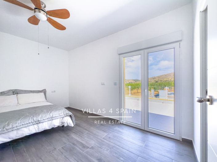 Image No.40-4 Bed Property for sale