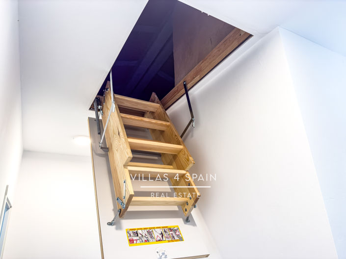 Image No.57-4 Bed Property for sale