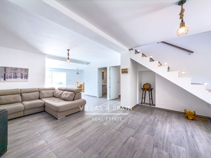 Image No.62-4 Bed Property for sale