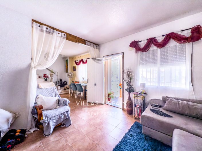 Image No.19-3 Bed Property for sale