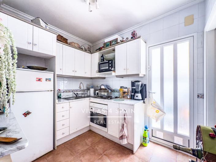 Image No.24-3 Bed Property for sale