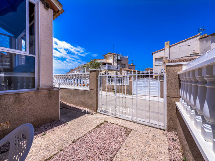 Image No.8-3 Bed Property for sale