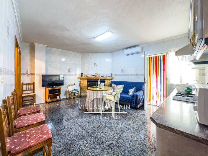 Image No.12-8 Bed Townhouse for sale