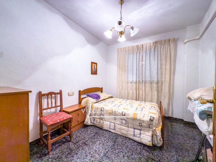 Image No.22-8 Bed Property for sale