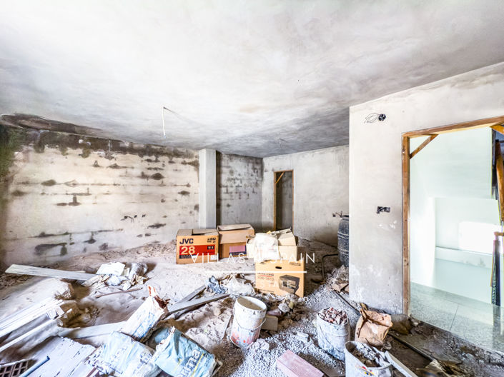 Image No.31-8 Bed Townhouse for sale