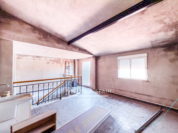 Image No.46-8 Bed Property for sale