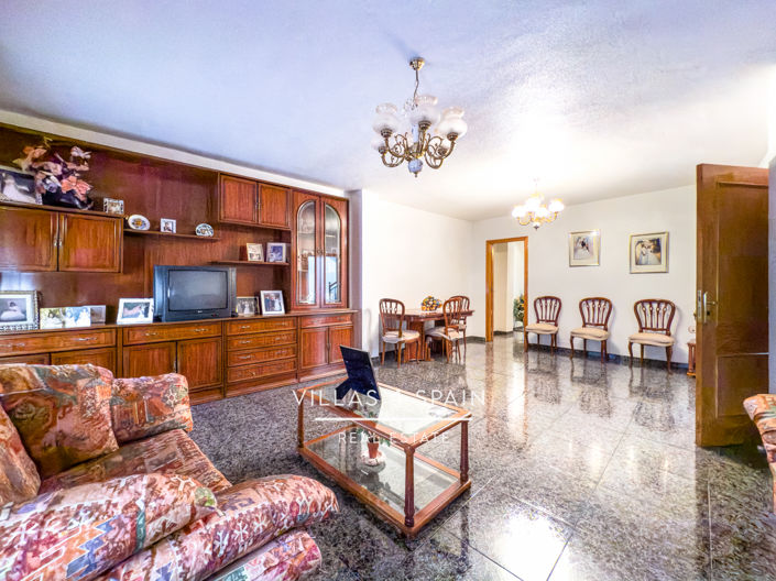 Image No.7-8 Bed Property for sale
