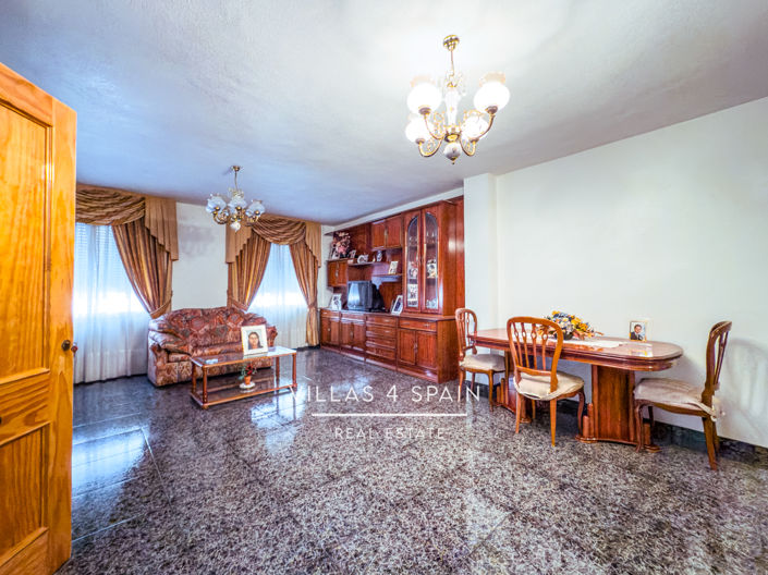 Image No.9-8 Bed Townhouse for sale