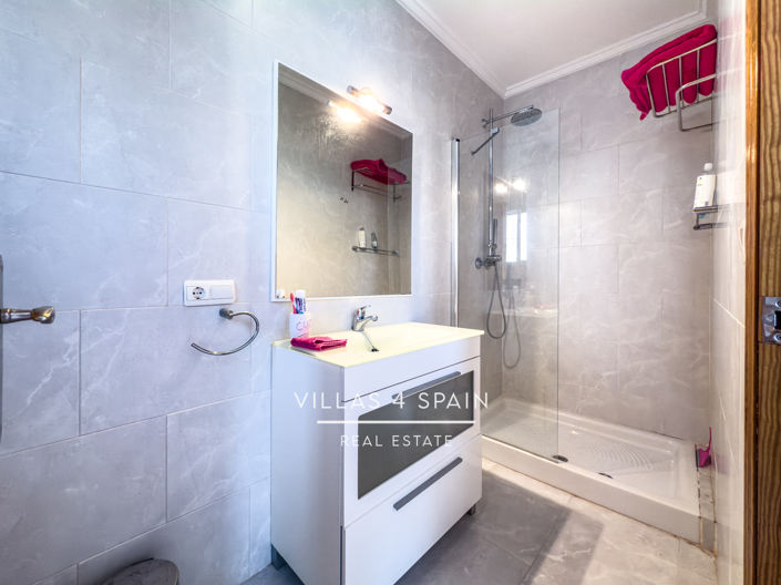 Image No.57-4 Bed Villa for sale