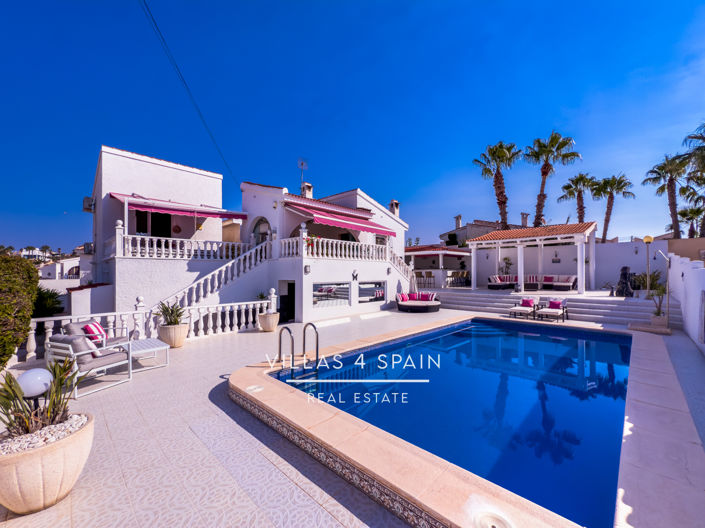 Image No.1-4 Bed Villa for sale