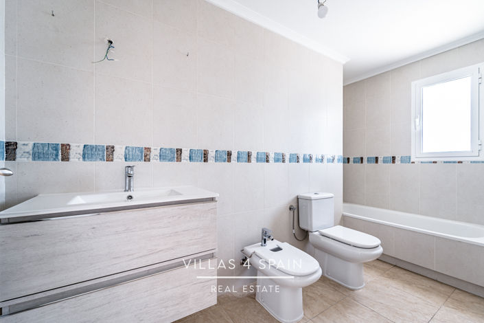 Image No.43-3 Bed Villa for sale