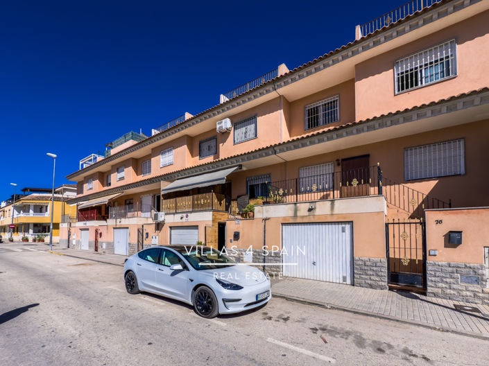 Image No.1-3 Bed Townhouse for sale