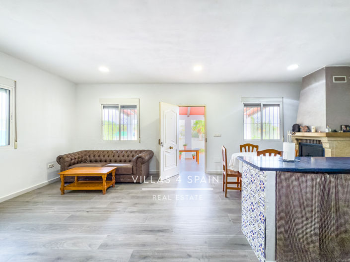 Image No.10-2 Bed Villa for sale