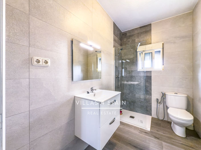 Image No.25-2 Bed Villa for sale