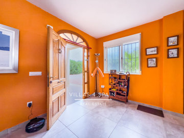 4342249fortunabaos26road-48