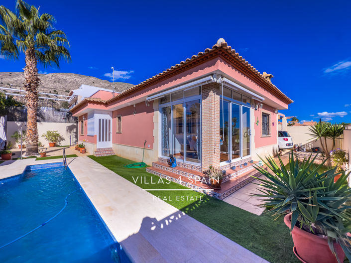 Image No.12-3 Bed Villa for sale