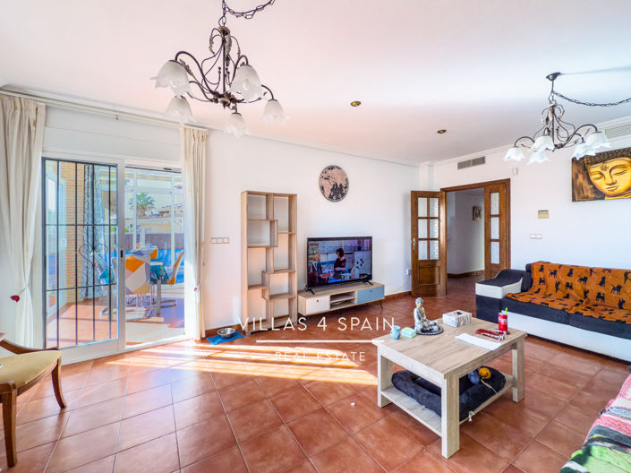 Image No.20-3 Bed Villa for sale