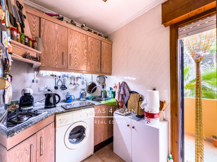 Image No.16-2 Bed Townhouse for sale