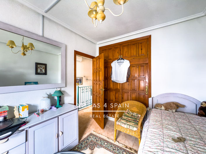 Image No.35-2 Bed Townhouse for sale