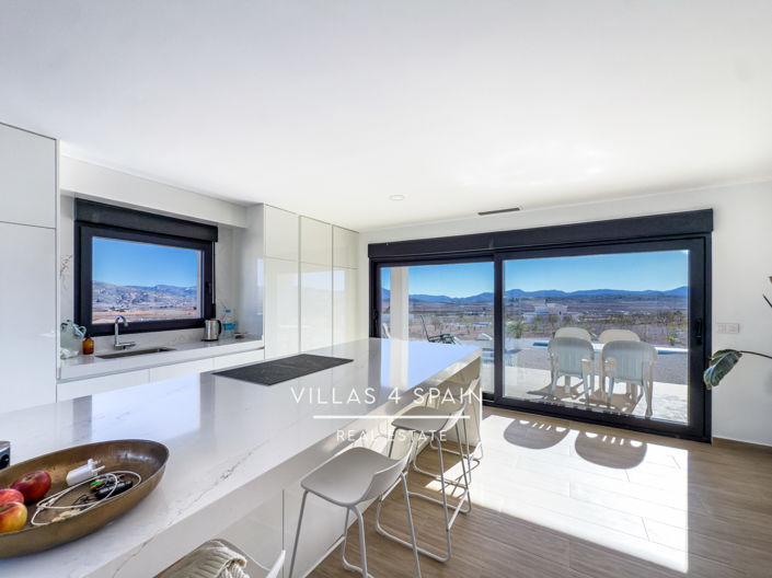 Image No.12-4 Bed Villa for sale