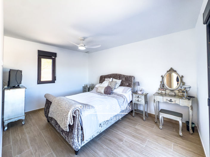 Image No.29-4 Bed Villa for sale