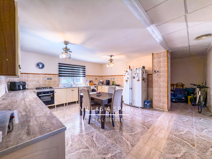 Image No.24-12 Bed Villa for sale