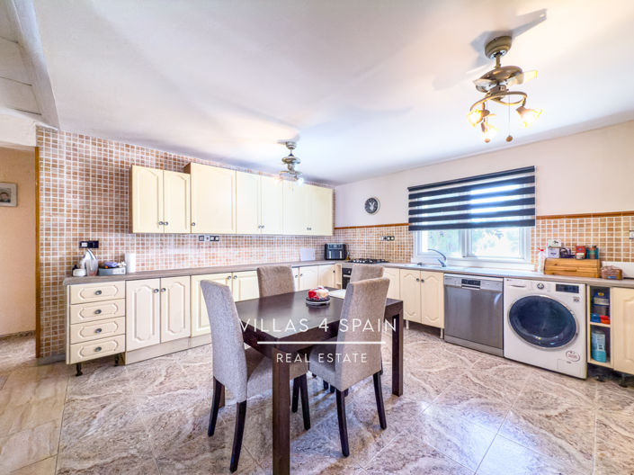 Image No.25-12 Bed Villa for sale