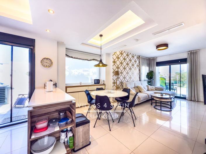 Image No.15-3 Bed Property for sale