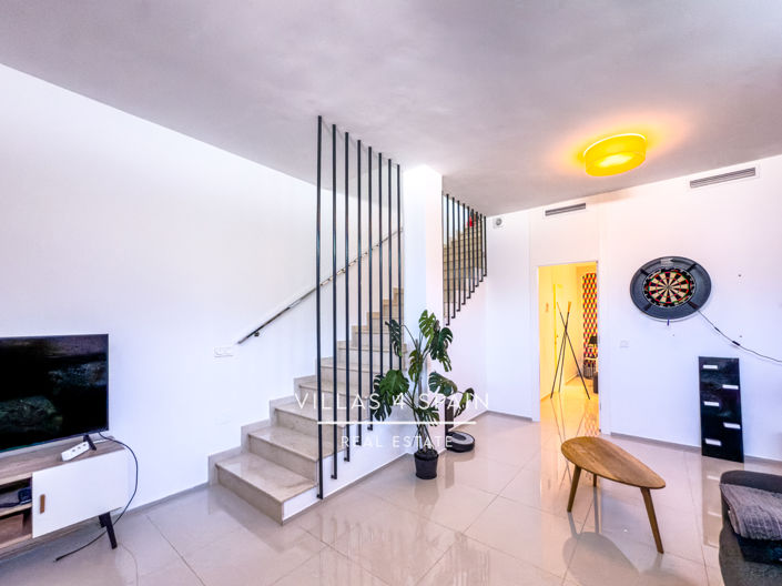 Image No.18-3 Bed Property for sale